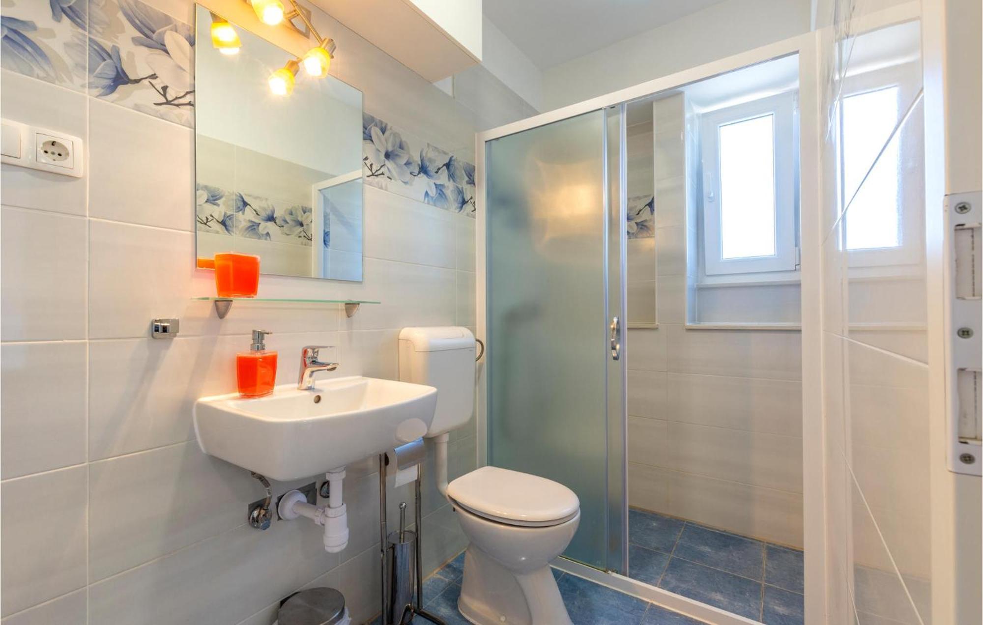 Gorgeous Apartment In Omis With Kitchen المظهر الخارجي الصورة