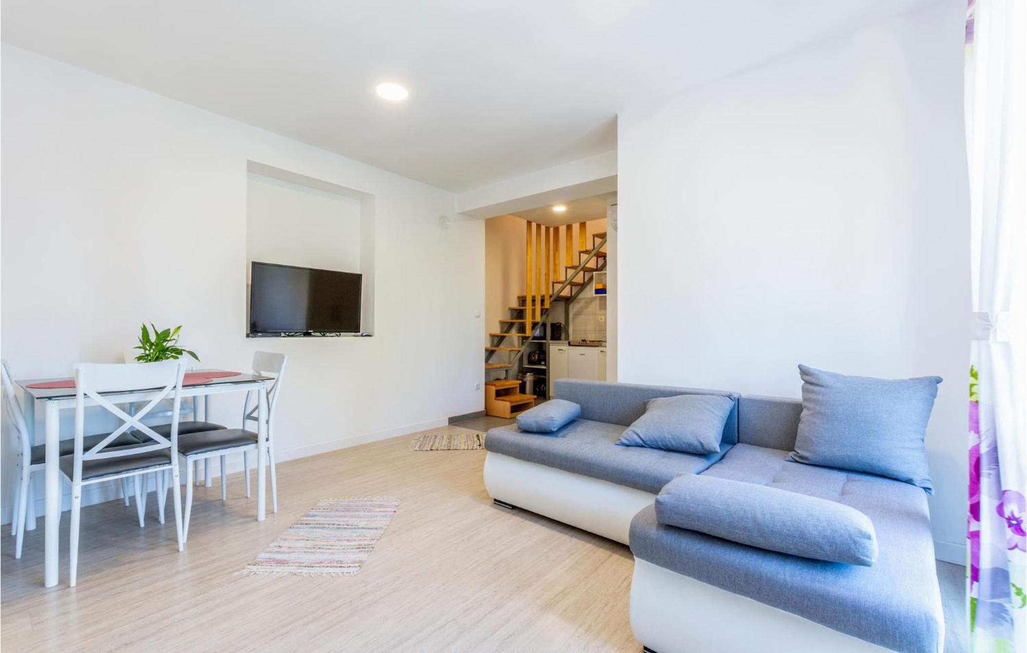 Gorgeous Apartment In Omis With Kitchen المظهر الخارجي الصورة